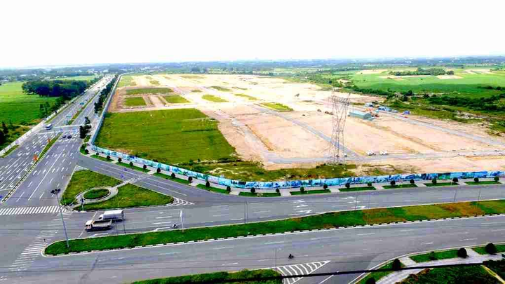 Nhà đầu tư đất nền trở tay không kịp vì COVID-19 tái bùng phát - 1