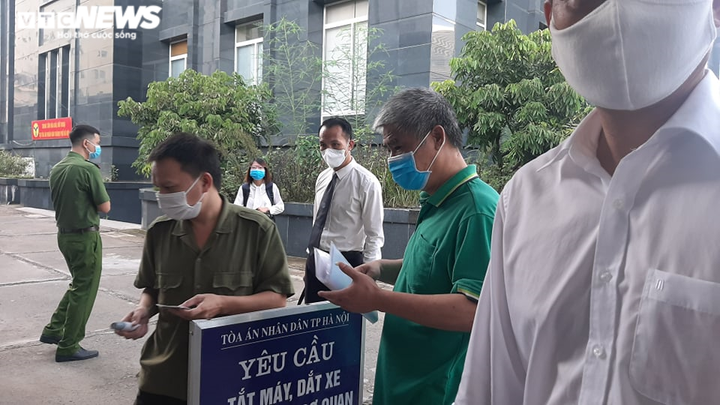 Hình ảnh 3 bị cáo hầu tòa phúc thẩm vụ học sinh chết trên xe trường Gateway - 5