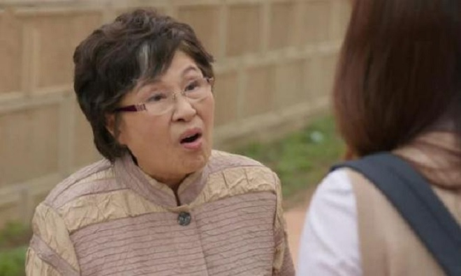 Tố mẹ chồng ác, bắt đi làm ngay khi sẩy thai, cô gái bị dân mạng mắng nhu nhược - 1