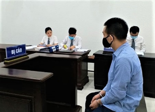 Xét xử gã đầu bếp nhà hàng đâm chết thực khách - 1