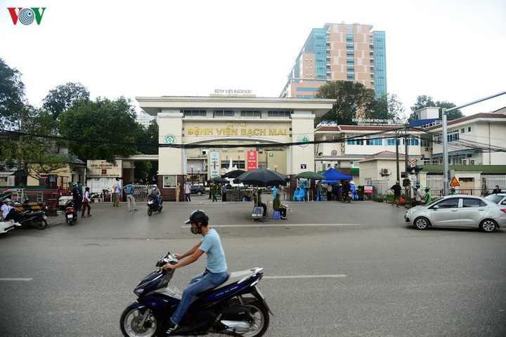 Bệnh viện Bạch Mai bác tin có trường hợp mắc COVID-19 - 1