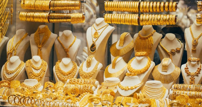 Giá vàng hôm nay 12/8: Lao dốc khủng khiếp, nhà đầu tư ôm trái đắng - 1