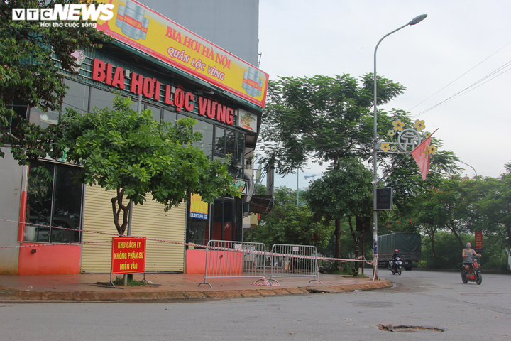 Con rể của ca nghi nhiễm COVID-19 ở Hà Nội có biểu hiện ho, sốt - 1