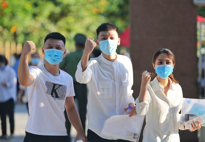 Kỳ thi tốt nghiệp THPT hoàn thành nhiệm vụ 'kép' vừa chất lượng, vừa chống dịch - 1