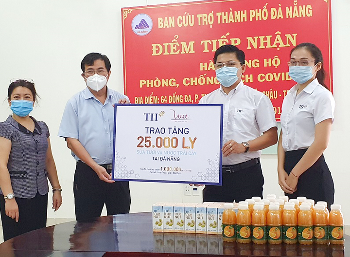 Tập đoàn TH tặng 75.000 sản phẩm sữa tươi sạch và nước trái cây đến miền Trung - 4
