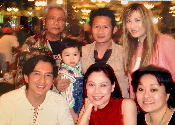 Thanh Thảo khoe ảnh thời trẻ cực đáng yêu chụp cùng hàng loạt sao Việt - 3