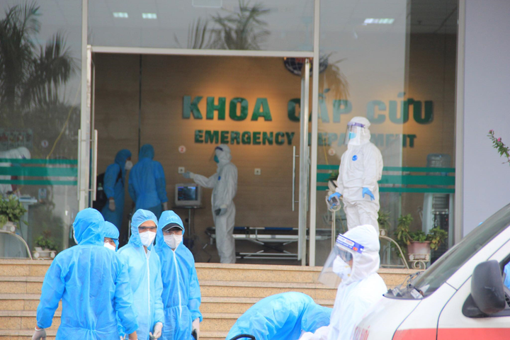 Gần 200 công dân Việt về từ Guinea Xích đạo hết hạn cách ly vào ngày mai 14/8 - 1