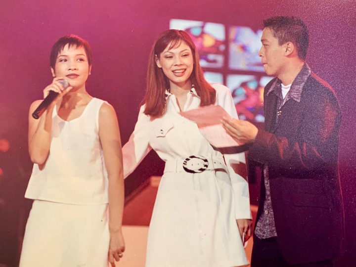 Thanh Thảo khoe ảnh thời trẻ cực đáng yêu chụp cùng hàng loạt sao Việt - 18