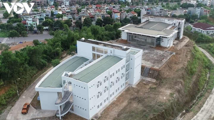 Những trụ sở tiền tỷ bị bỏ hoang ở Lào Cai - 6