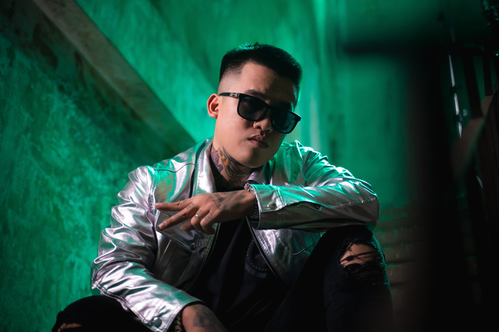 Hai rapper nổi tiếng hợp tác trong MV 'Sầu Hồng Gai' chinh phục giới trẻ Việt - 1