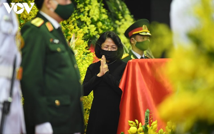 Ảnh: Lãnh đạo Đảng, Nhà nước viếng nguyên Tổng Bí thư Lê Khả Phiêu - 10