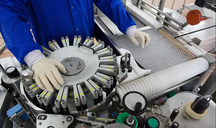 Ảnh: Bên trong nhà máy sản xuất vaccine COVID-19 đầu tiên của Nga - 8