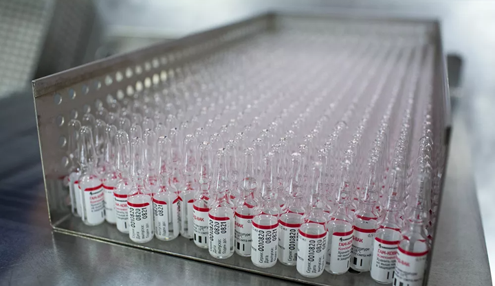 Ảnh: Bên trong nhà máy sản xuất vaccine COVID-19 đầu tiên của Nga - 13