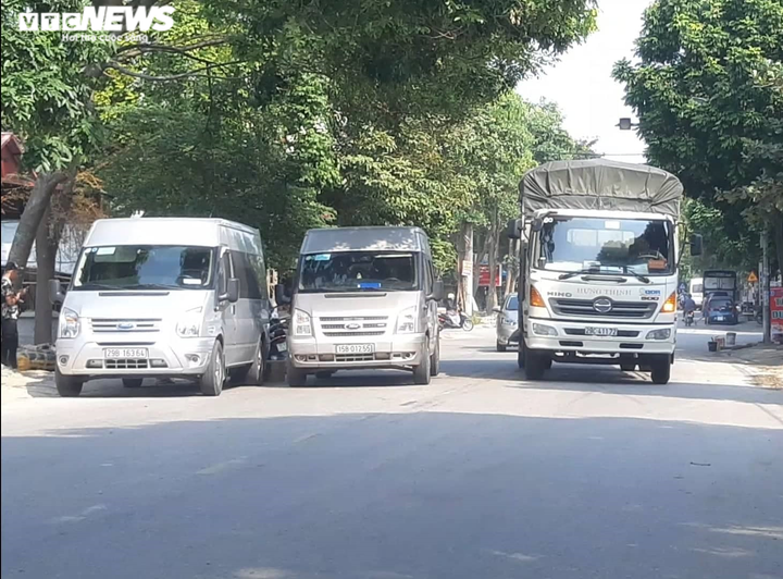 Xe dù, bến cóc tung hoành trên phố: Công an Bắc Ninh chỉ đạo xử nghiêm - 4