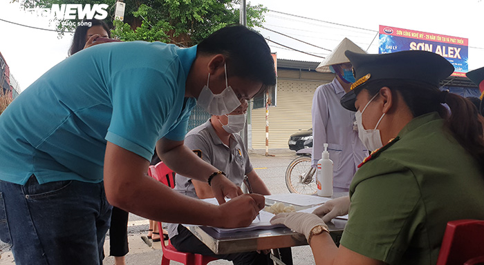 Lập chốt đo thân nhiệt, khai báo y tế tại nhiều đường từ Hải Dương về Hải Phòng - 12