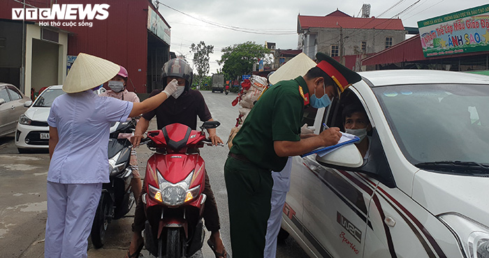 Lập chốt đo thân nhiệt, khai báo y tế tại nhiều đường từ Hải Dương về Hải Phòng - 9