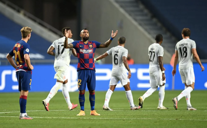 Messi thất thần, bất lực trong thất bại muối mặt của Barca - 6