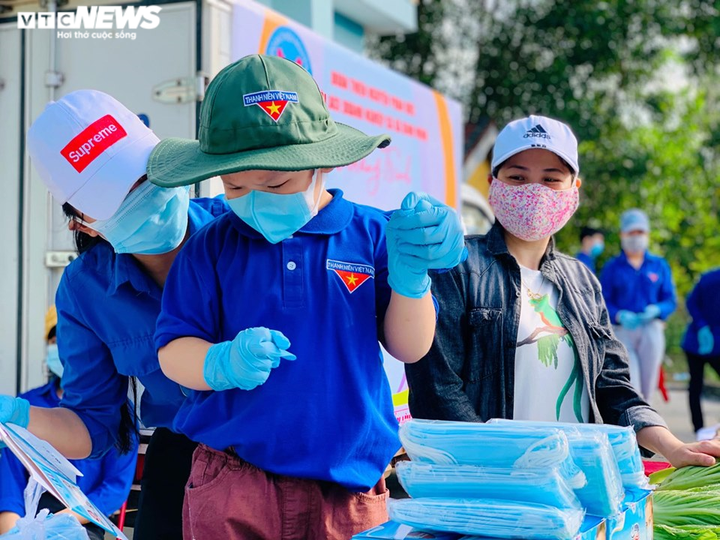 ‘Phiên chợ 0 đồng’ lưu động ấm tình người giữa mùa dịch COVID-19 - 8