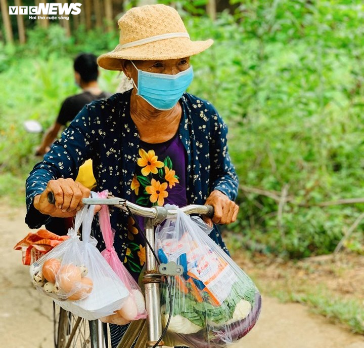 ‘Phiên chợ 0 đồng’ lưu động ấm tình người giữa mùa dịch COVID-19 - 9