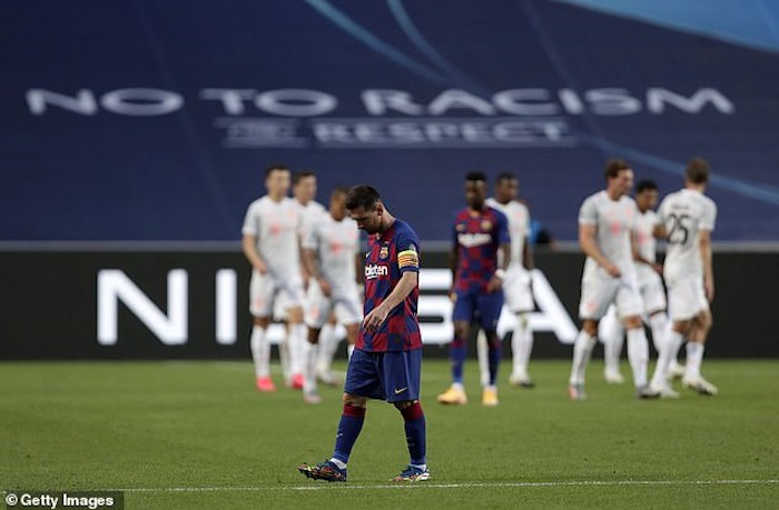 Cựu danh thủ MU: Messi không nên phí phạm thời gian ở Barca - 1