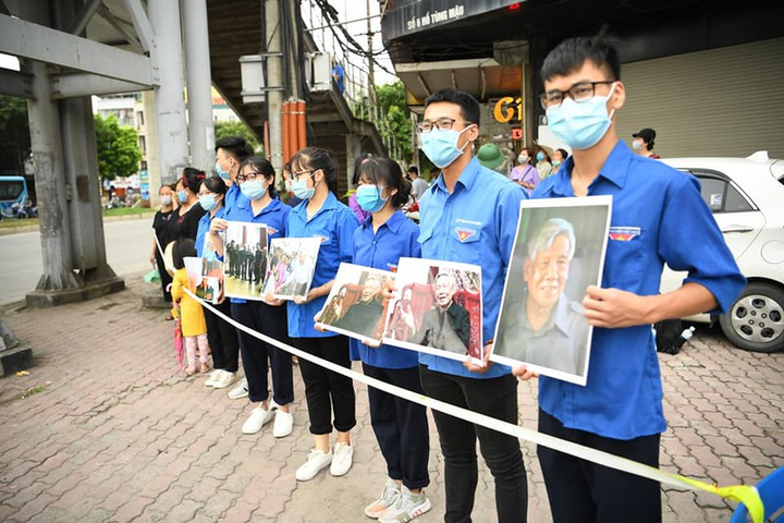 Ảnh: Đưa nguyên TBT Lê Khả Phiêu từ biệt Thủ đô trong hành trình cuối cùng - 6