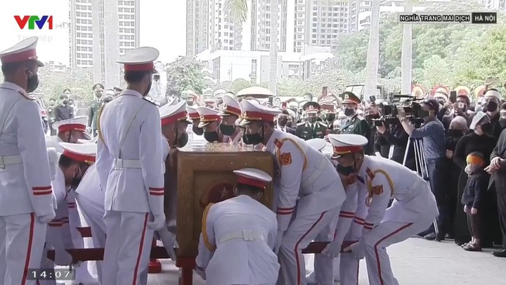 Ảnh: Đưa nguyên TBT Lê Khả Phiêu từ biệt Thủ đô trong hành trình cuối cùng - 10