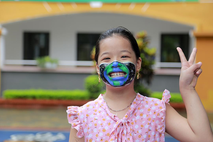 Học sinh Hà Nội vẽ khẩu trang lên mặt, truyền thông điệp phòng chống COVID-19 - 5