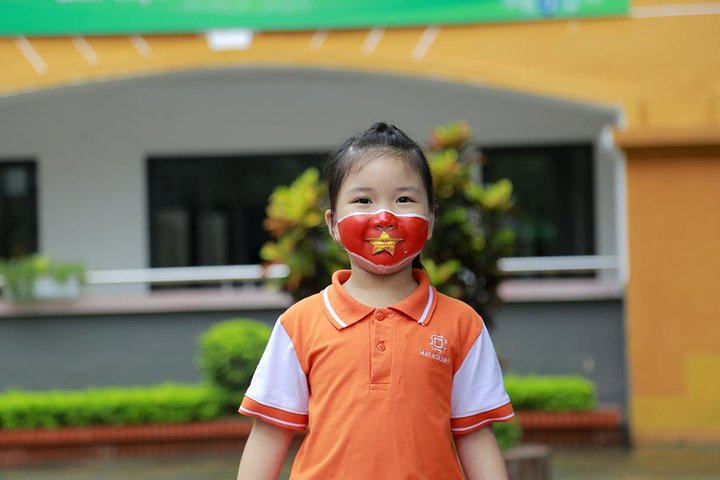 Học sinh Hà Nội vẽ khẩu trang lên mặt, truyền thông điệp phòng chống COVID-19 - 6