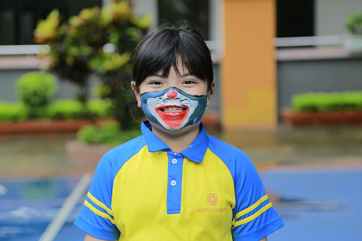 Học sinh Hà Nội vẽ khẩu trang lên mặt, truyền thông điệp phòng chống COVID-19 - 3