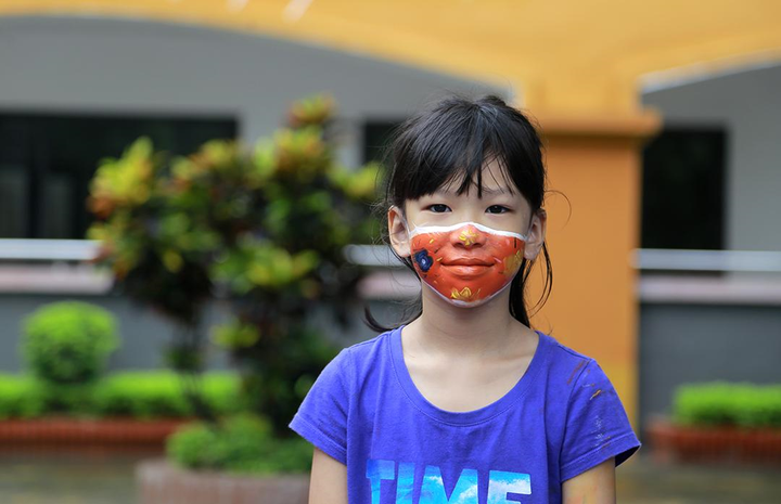 Học sinh Hà Nội vẽ khẩu trang lên mặt, truyền thông điệp phòng chống COVID-19 - 2