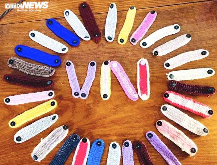 Người Gia Lai làm khẩu trang, tấm ngăn giọt bắn ủng hộ Đà Nẵng, Quảng Nam - 2