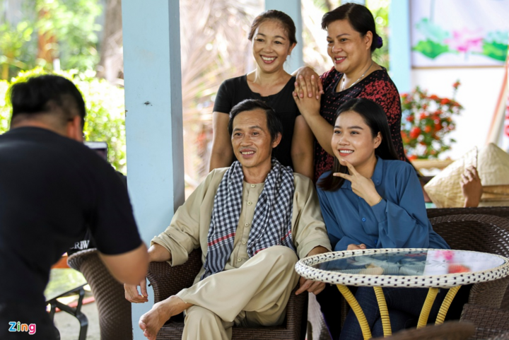 Một ngày trên phim trường của Hoài Linh - 7