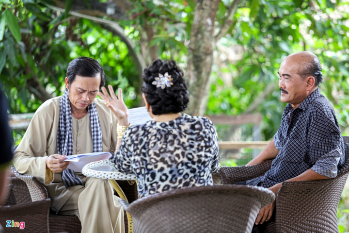 Một ngày trên phim trường của Hoài Linh - 3