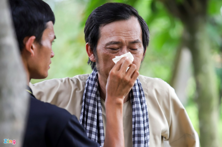 Một ngày trên phim trường của Hoài Linh - 5