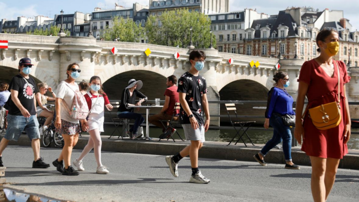 Nga chuẩn bị tiêm chủng đại trà vaccine COVID-19 - 2