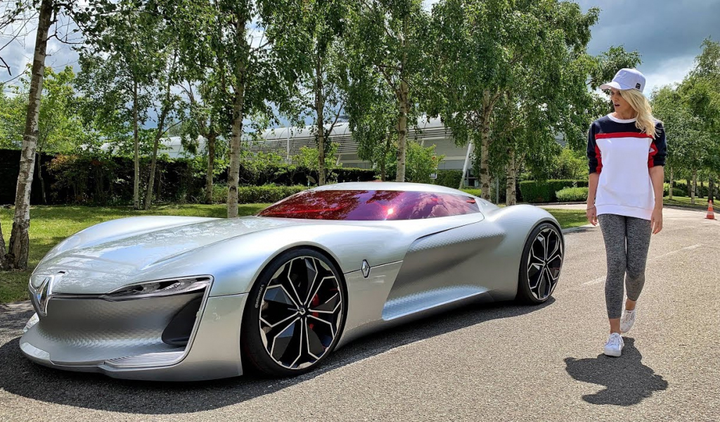 Người đẹp tóc vàng kiếm triệu USD nhờ giới thiệu ô tô - 2