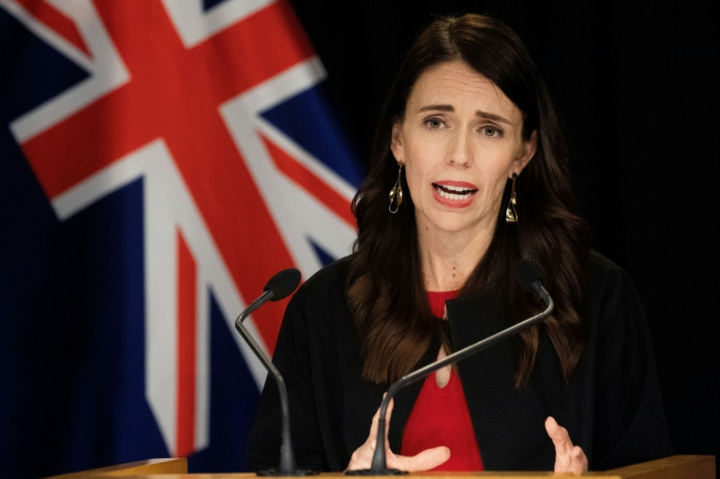New Zealand hoãn bầu cử 4 tuần do COVID-19 - 1