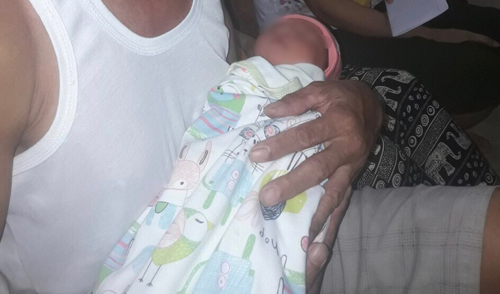 Sinh viên bỏ rơi con gái mới sinh cùng bức thư tay nhờ nuôi dưỡng - 1