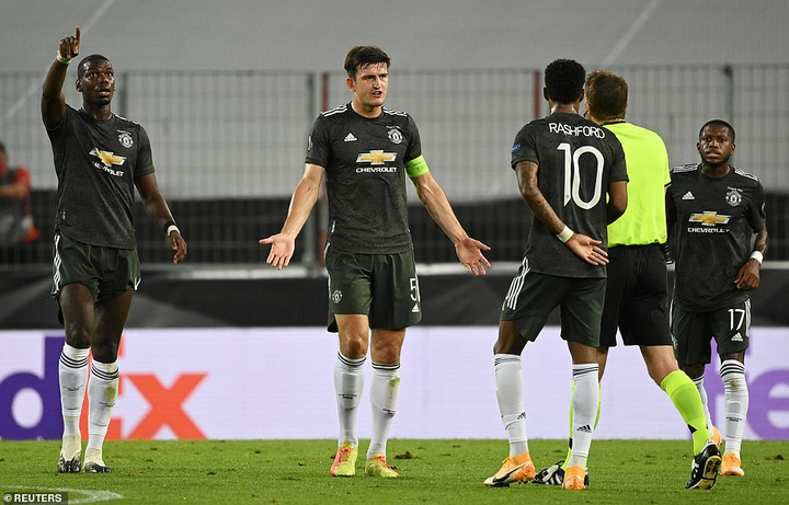 Bán kết Europa League: Phung phí cơ hội, Man United bị Sevilla loại đau đớn - 2
