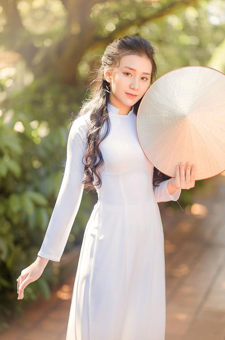 Ảnh: Ngỡ ngàng trước vẻ đẹp trong veo của nữ sinh Đắk Lắk - 2