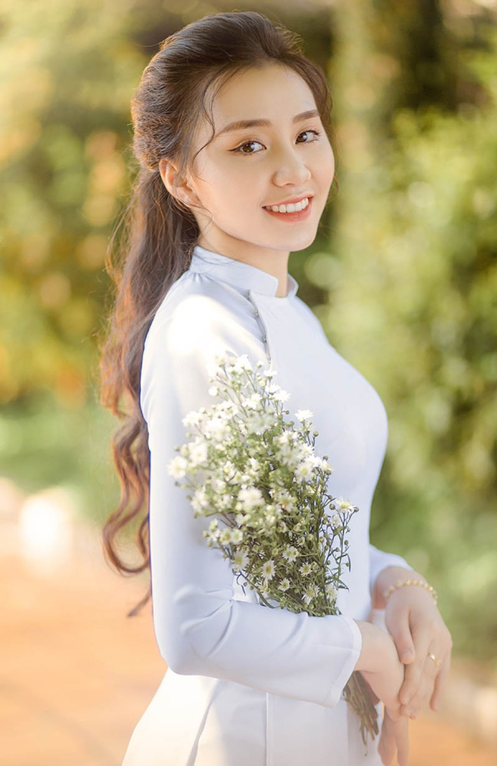 Ảnh: Ngỡ ngàng trước vẻ đẹp trong veo của nữ sinh Đắk Lắk - 5