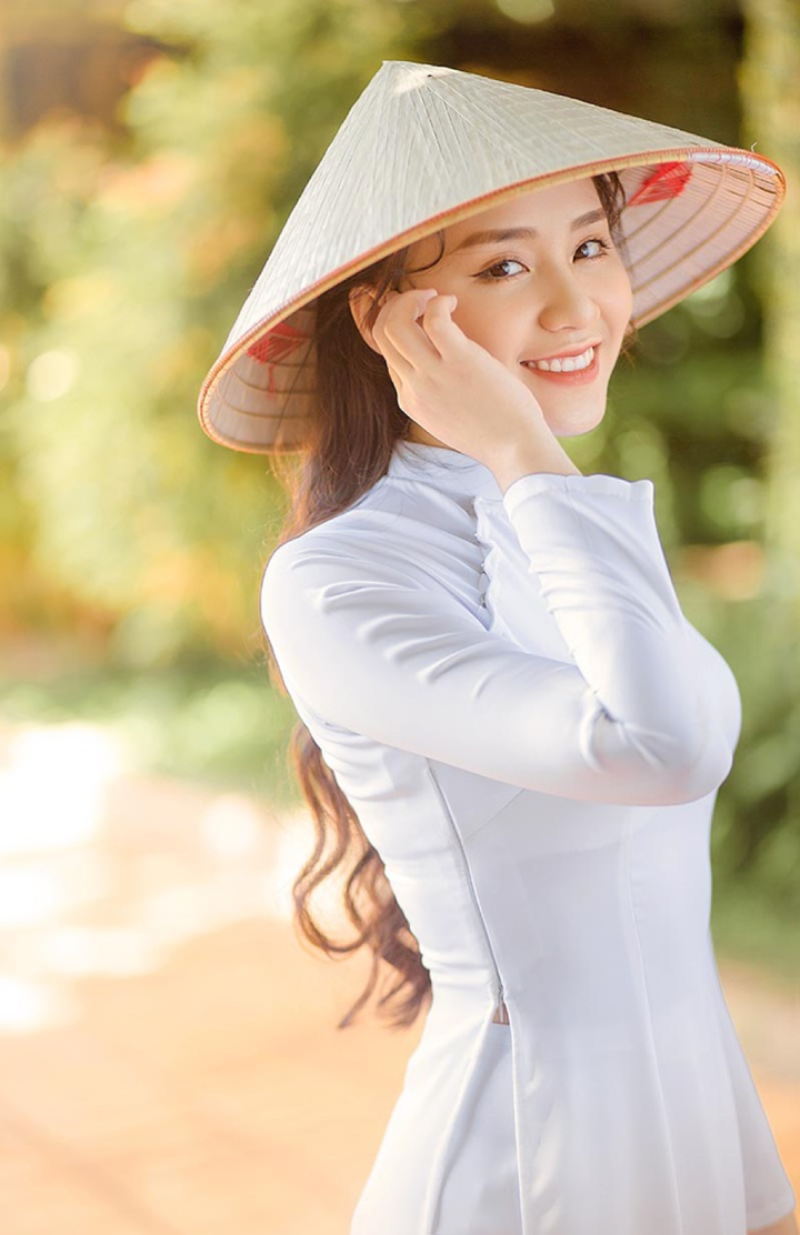 Ảnh: Ngỡ ngàng trước vẻ đẹp trong veo của nữ sinh Đắk Lắk - 7