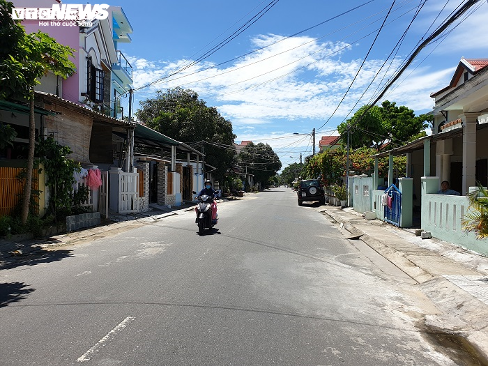 Người dân khu dân cư ở Hội An mừng vui khôn xiết ngày đầu dỡ phong tỏa - 4