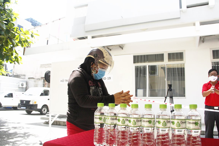 Robot gọi điện thoại, mời từng người Đà Nẵng đến cây ATM nhận gạo - 1