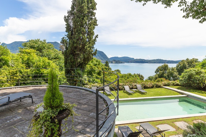 Đẹp ngất ngây loạt biệt thự ven hồ siêu đắt đỏ - 11