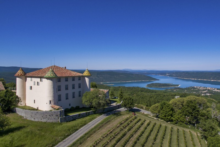 Đẹp ngất ngây loạt biệt thự ven hồ siêu đắt đỏ - 2