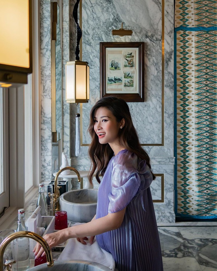 Đông Nhi khoe thần thái nhẹ nhõm, thanh thoát dù mang bầu 7 tháng - 8