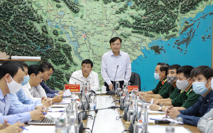 Bão số 4, mưa lớn và động đất tạo ra tổ hợp thời tiết rất bất lợi cho miền Bắc - 1