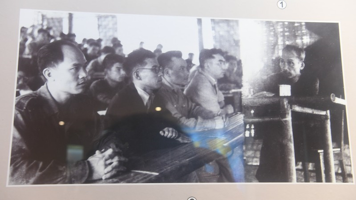 Những hình ảnh quý của Chủ tịch Hồ Chí Minh với Công an Nhân dân - 10