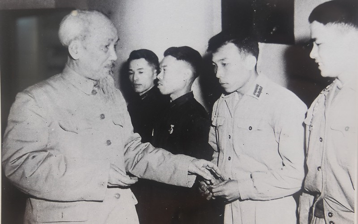 Những hình ảnh quý của Chủ tịch Hồ Chí Minh với Công an Nhân dân - 2